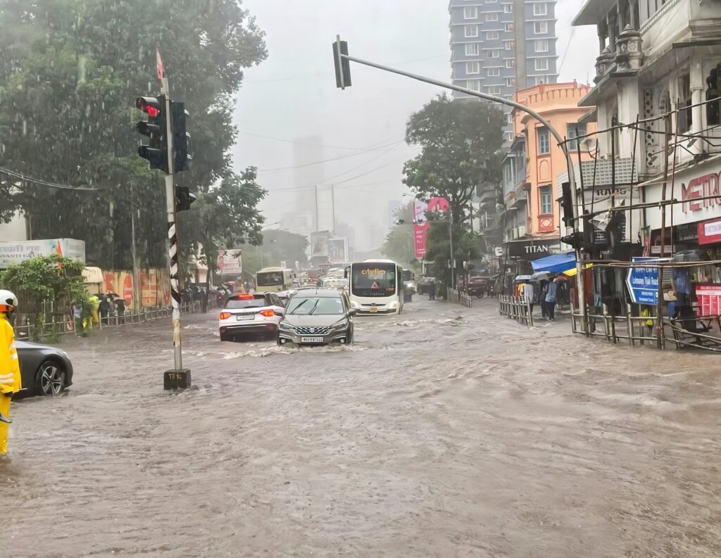 Mumbai Rain Update: Schools Closed onTuesday, Red Alert Still Active in Mumbai