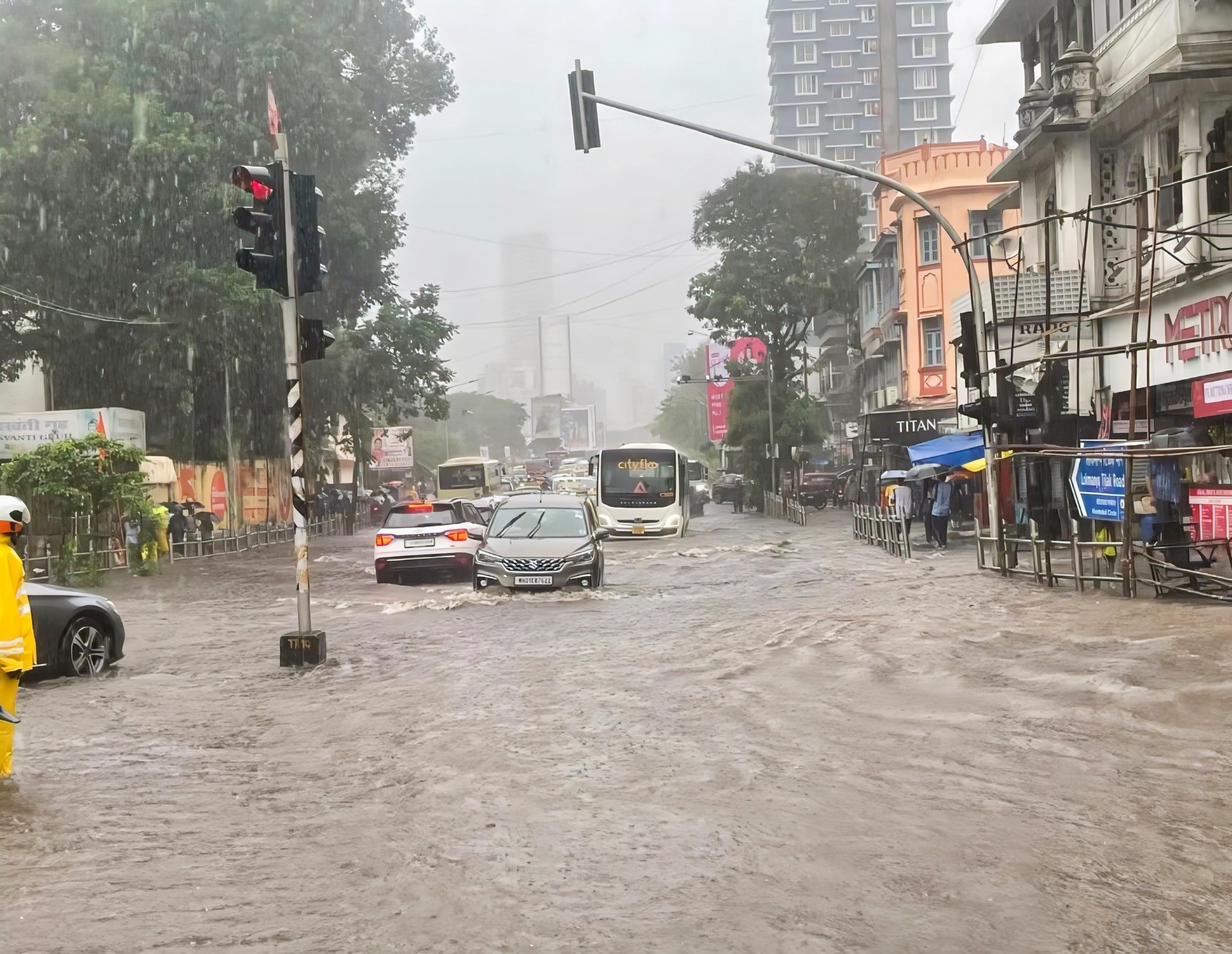 Mumbai Rain Update: Schools Closed onTuesday, Red Alert Still Active in Mumbai